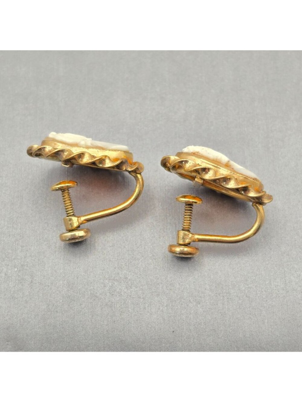 Vintage Cameo Earrings 12K Gold Filled Shell AMCO Mid Century Screw Back - Picture 5 of 9